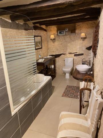 Manoir La Barriere - Lot Bed and Breakfast Le Vigan  Rum bild