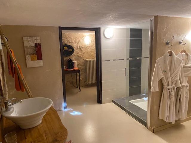 Manoir La Barriere - Lot Bed and Breakfast Le Vigan  Rum bild